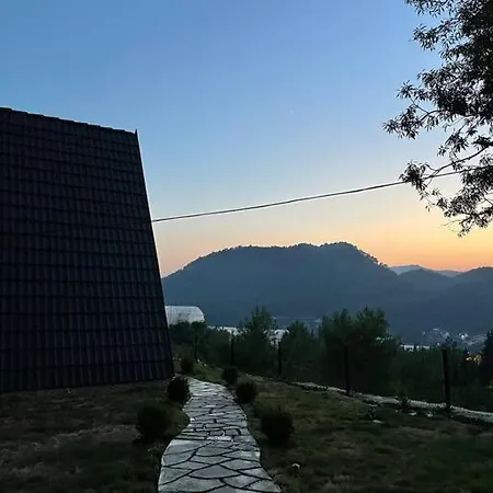 Doganin Icinde Lueks Jakuzili Balayi Bungalovu Horská chata