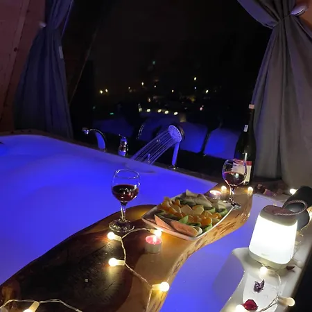 Doganin Icinde Lueks Jakuzili Balayi Bungalovu Chalet *