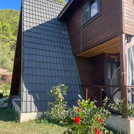 Chalet Doganin Icinde Lueks Jakuzili Balayi Bungalovu