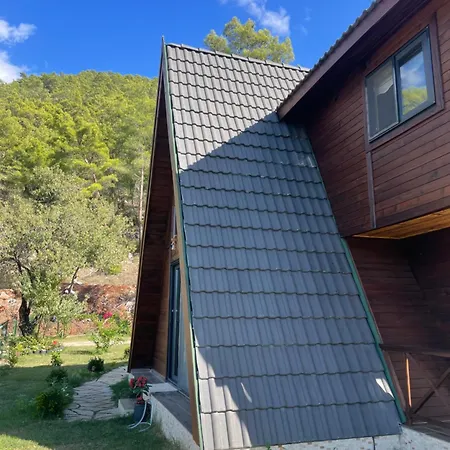 Doganin Icinde Lueks Jakuzili Balayi Bungalovu Chalet